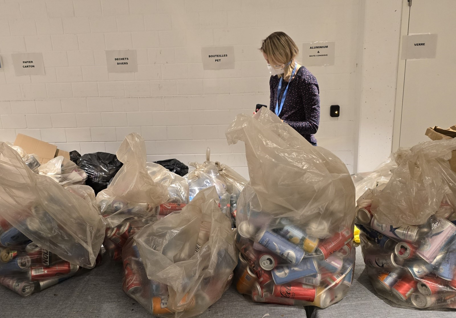 Trash bags of the facility (here aluminium)